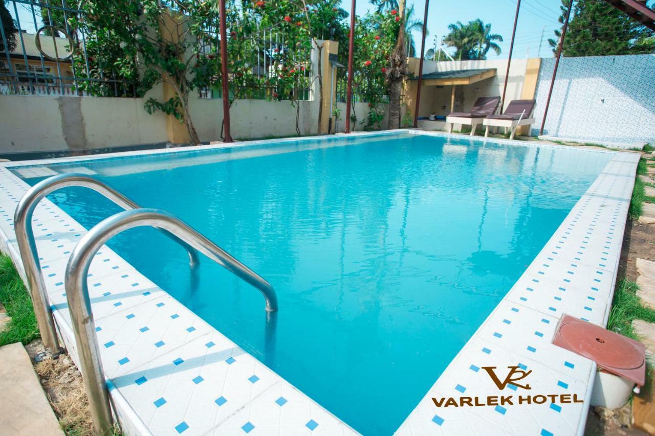 Varlek Hotel ダル・エス・サラーム エクステリア 写真